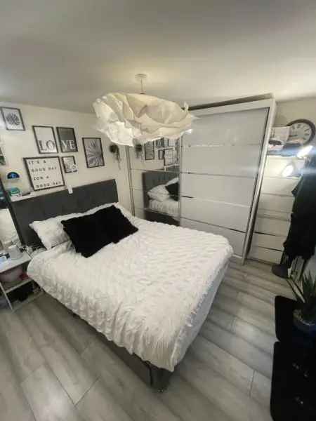 2 Bed Flat Bermondsey Private Garden Double Glazing