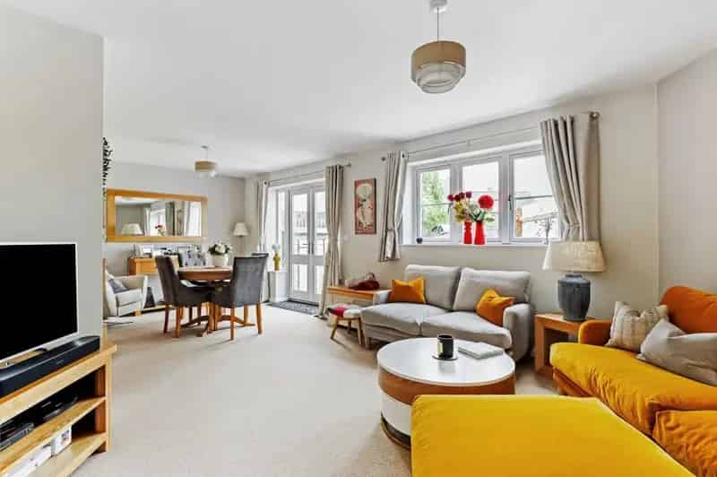 4-Bedroom Stone Home in Moreton Pinkney