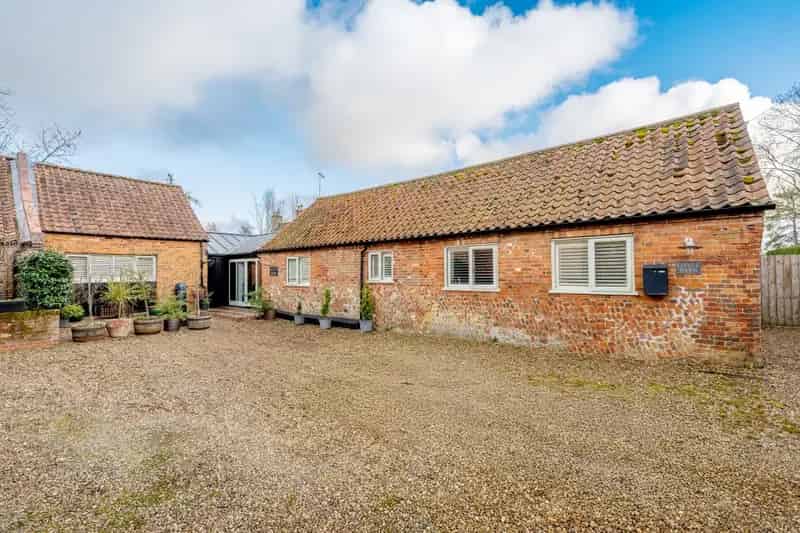 3 Bedroom Barn Conversion Foulsham Dereham