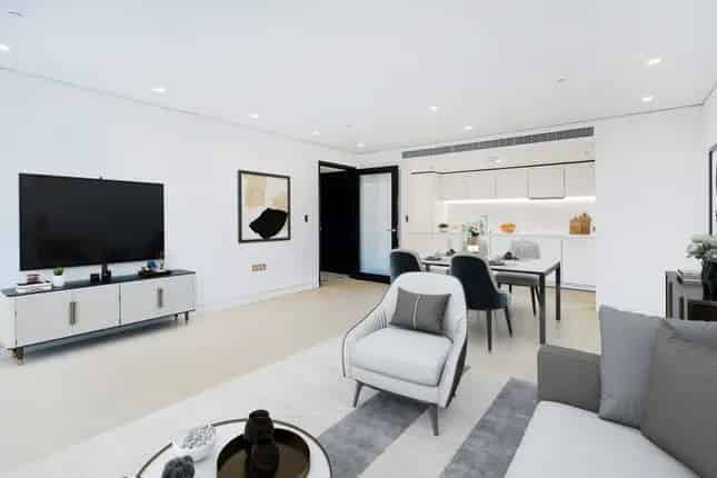 Luxury 2-Bed Apartment in Centre Point London WC1A
