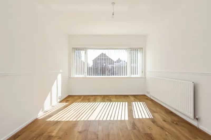 Refurbished 3 Bed Semi Detached House with Garage