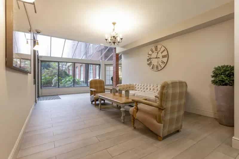 2 Bedroom Apartment St John's Wood Near Transport Links