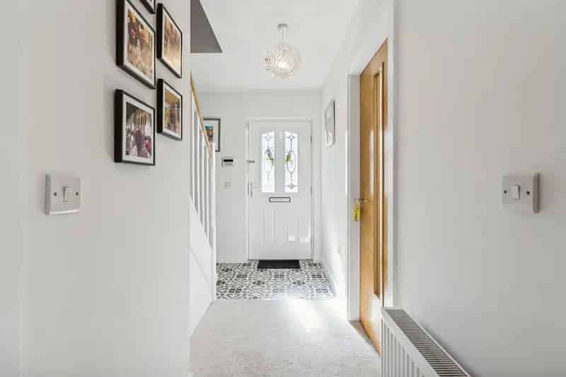 Spacious 4-Bedroom Detached Home with Garden and Garage