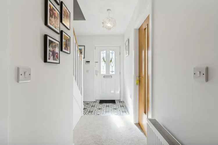 Spacious 4-Bedroom Detached Home with Garden and Garage