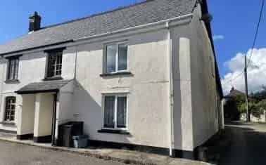 Charming 2-Bed Cottage in Northlew Village Square