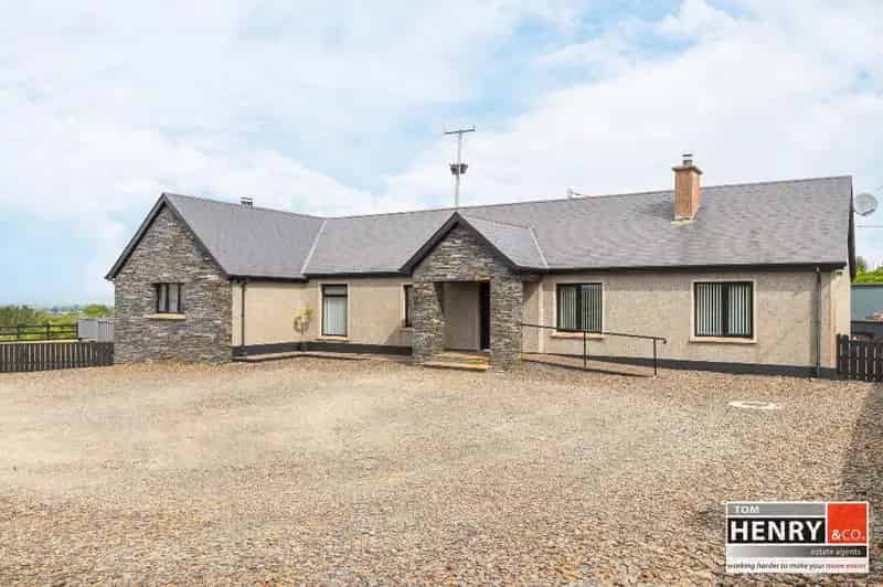 Impressive Bungalow with Annex & Workshop Stunning Countryside Views