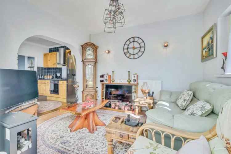 Characterful 4-Bedroom House in Oreston with Water Views