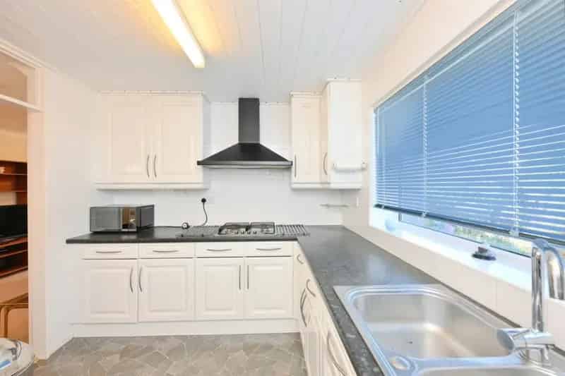 Spacious 3-Bed Detached Bungalow - Chain Free