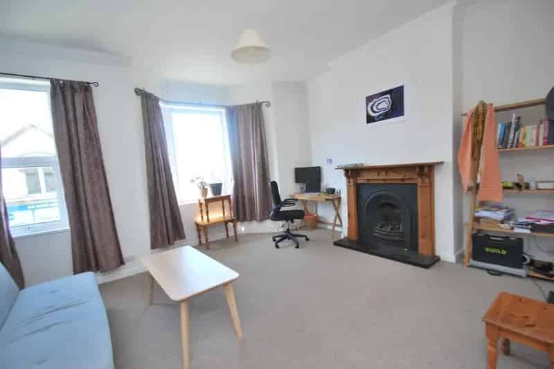 Spacious 2 Bed Maisonette Near City Centre - Zero Deposit Guarantee