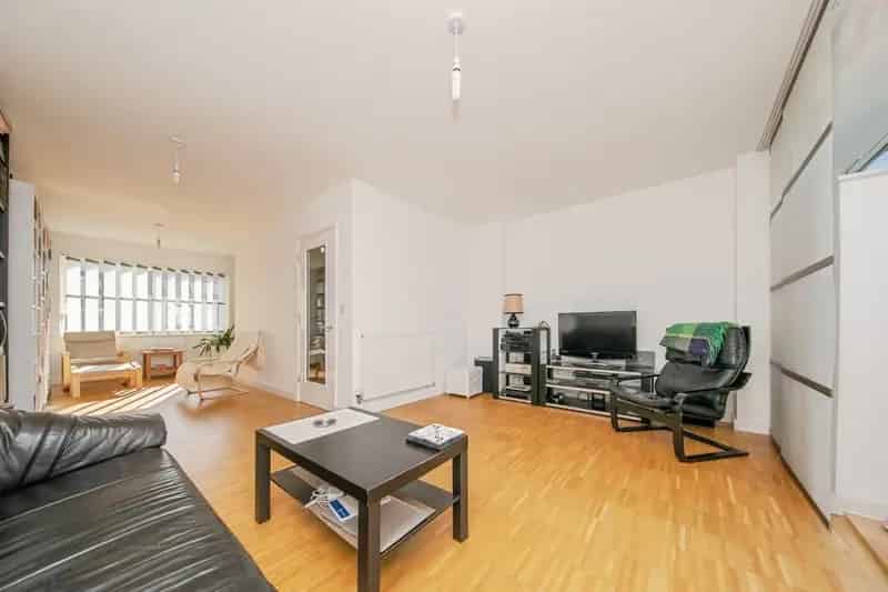 Spacious 3-Bedroom Townhouse Near Schools