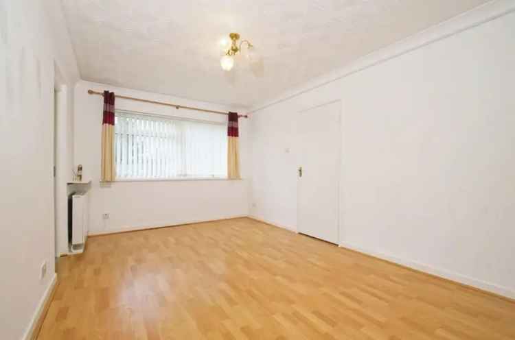 2 Bedroom Ground Floor Flat with Garage Near Caedelyn Park