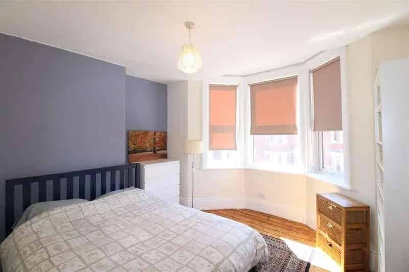 3 bed flat for sale