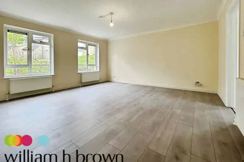 2-Bedroom Flat with Parking Zero Deposit Available