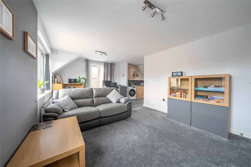Modern 2-Bed Apartment Near St James Hospital - Low Maintenance Living