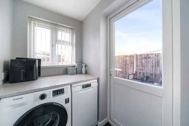3 Bedroom Terrace House Near Town Centre and Schools