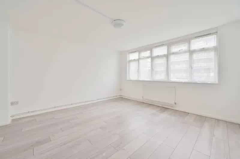 2 Bedroom Maisonette House to Rent Near Surrey Quays