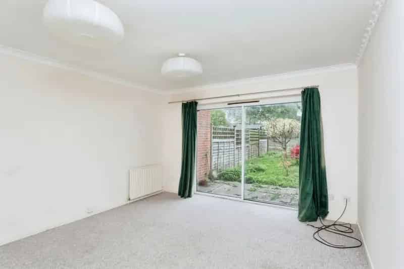 Two Bedroom House Near Local Amenities