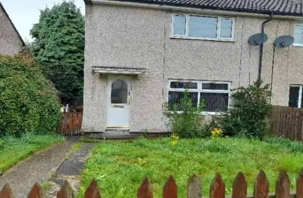 2-Bedroom House with Large Garden Near Schools