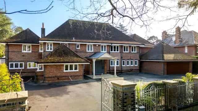 Luxury 5-Bedroom Home with Indoor Pool and Annex Talbot Woods Bournemouth