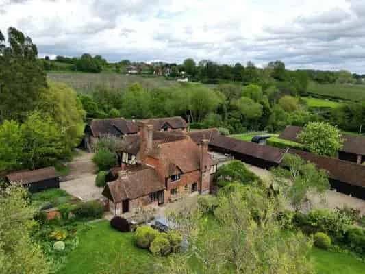 Historic Country House with Modern Amenities and Extensive Grounds