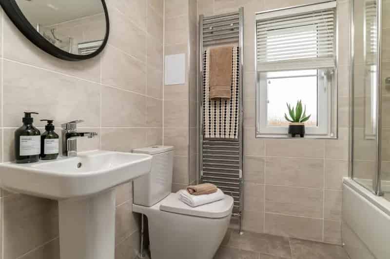 4 Bed House for Sale Modern Family Home
