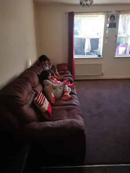 2 Bedroom Ground Floor Flat near Train Station and School