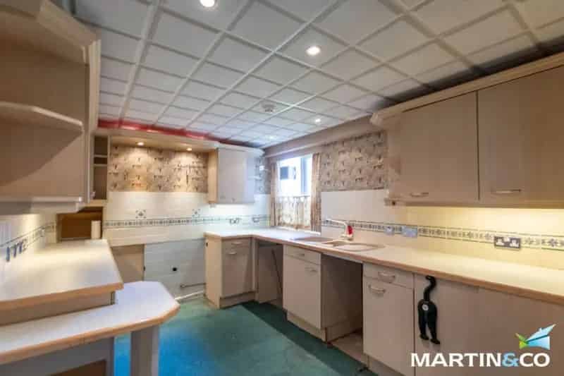 2 Bedroom Flat For Sale Just Off Hagley Road