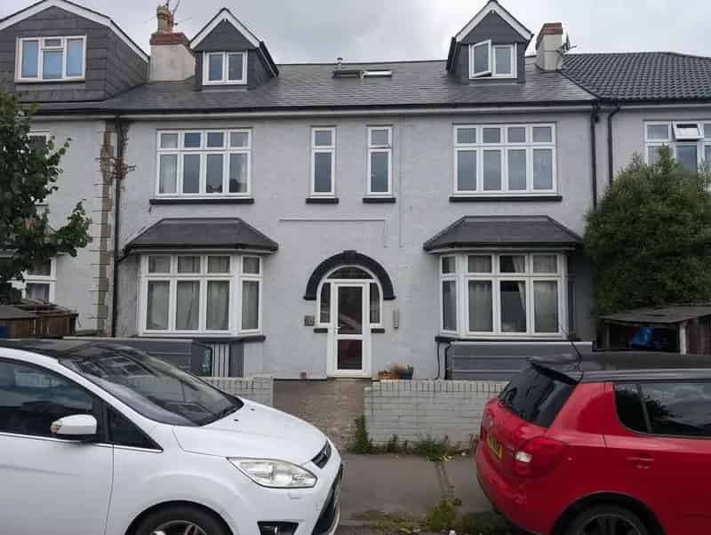 2 Bedroom Flat to Rent in Bristol - Modern and Stylish