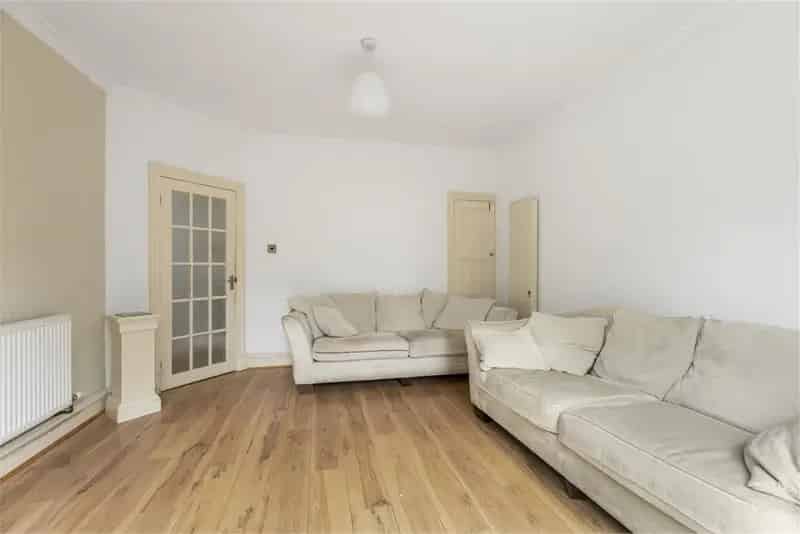 3 Bed Semi-Detached Bungalow Edinburgh Silverknowes Large Garden Detached Garage