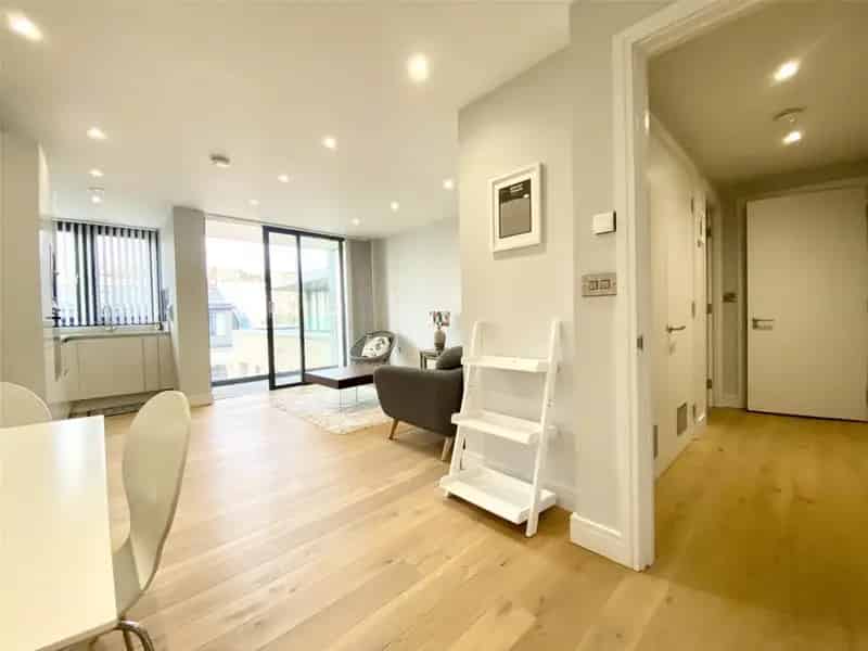 1 Bedroom Apartment with Balcony and Harbourside Views