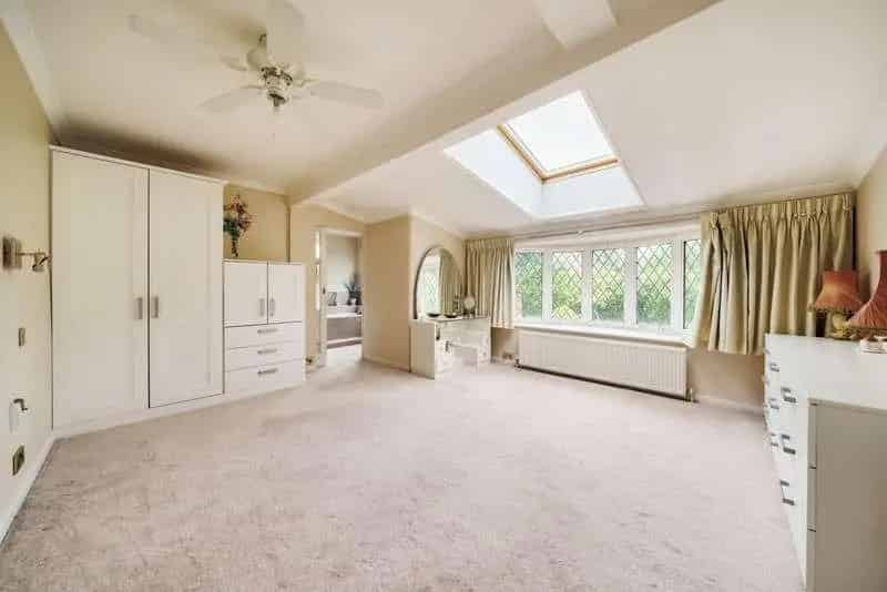 4 Bed House for Sale Shepperton - Large Plot with River Views