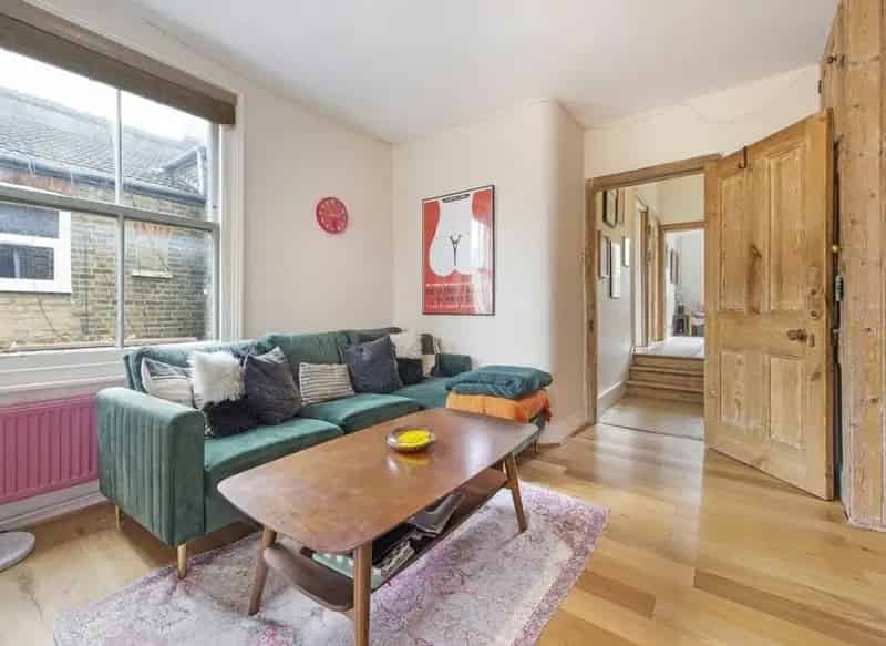 Spacious 2-Bedroom Flat Near Green Lanes and Seven Sisters