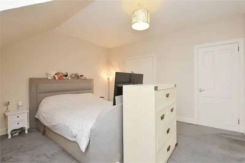 2 Bed House Grangemouth Large Garden New Boiler