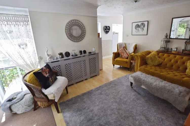 2 Bedroom Riverfront Maisonette for Sale Sovereigns Quay