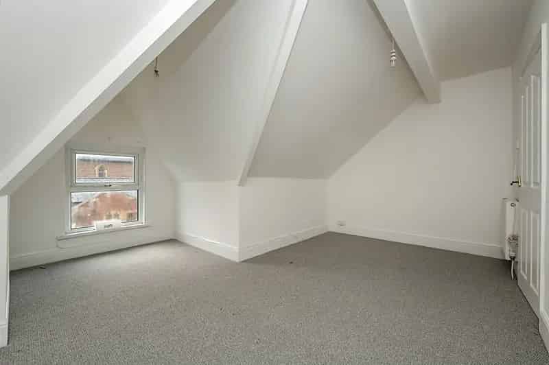 3 Bedroom Maisonette Near Porthcawl Seafront