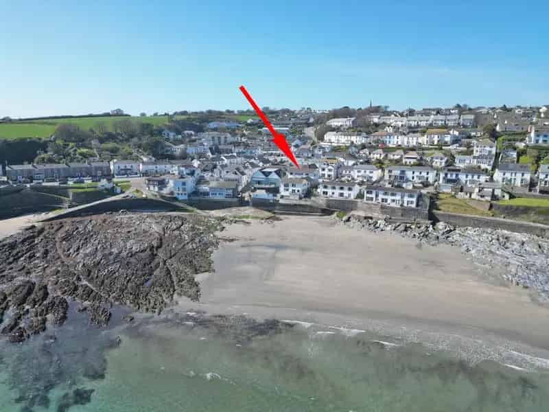 1 Bedroom Beachfront Apartment for Sale in Portscatho