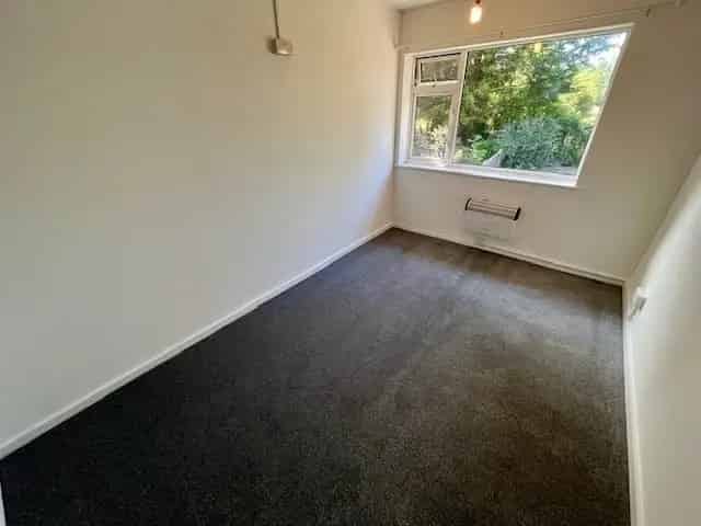 Two Bedroom Maisonette Damsonwood Renovated Modern Kitchen Bathroom