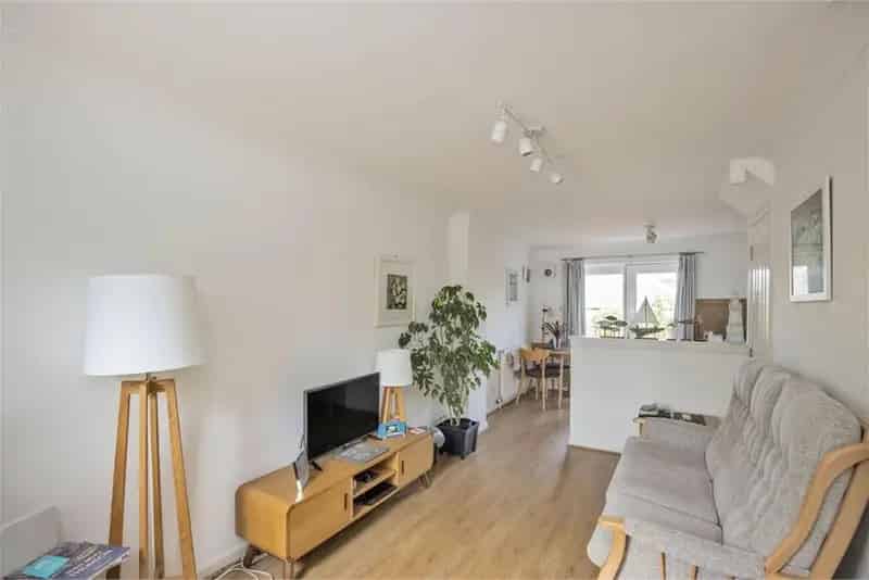 4 Bed House Terraced with 1 Reception Room