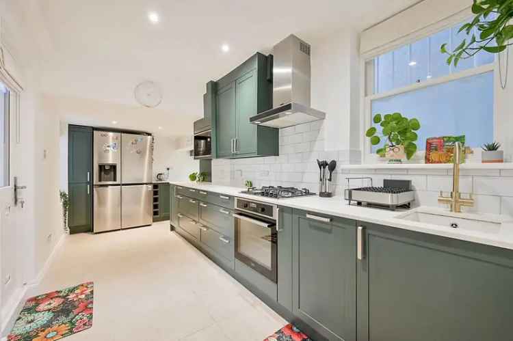 2 Bedroom Flat for Sale near Kensington High Street