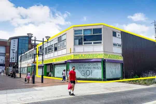 Freehold Shop with Upper Ancillary Parts for Sale