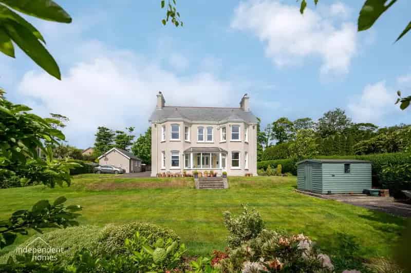 Six Bedroom Period Home with Large Gardens