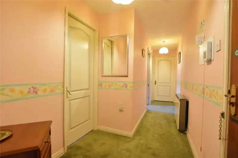 Spacious 2-Bed Over 55s Apartment with Communal Facilities