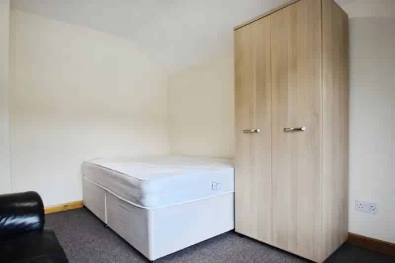 1 Bedroom HMO House to Rent Available August 5 2025