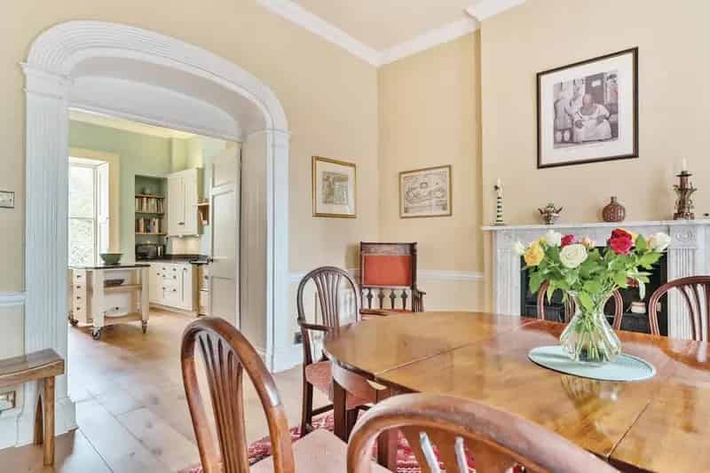 5 Bedroom Terraced House for Sale