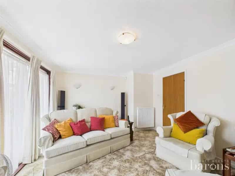 3 Bed End Terrace House For Sale