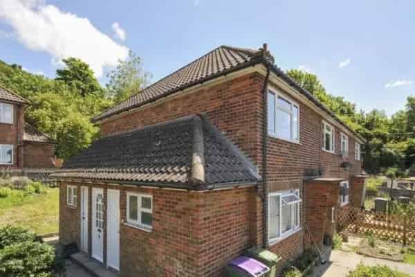 2 Bed Maisonette Folkestone Garden Upstairs Private Entrance