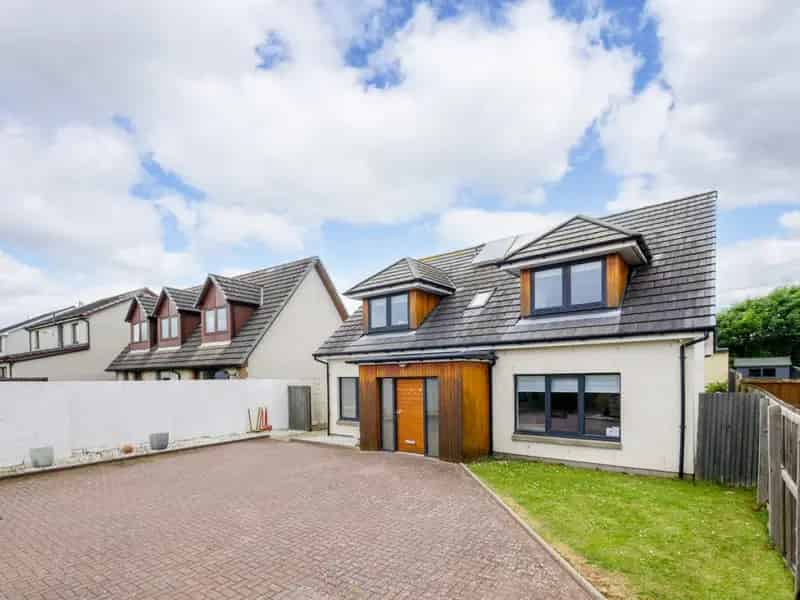 4 Bedroom House To Rent Available 01082025
