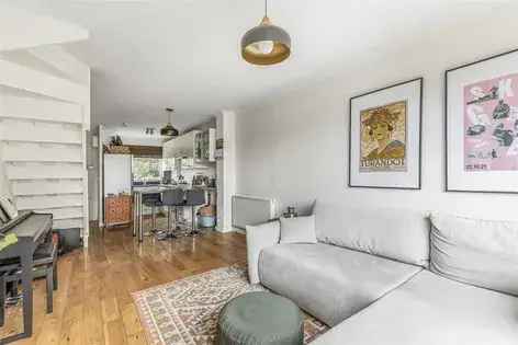 2 Bedroom House 91m² in London Putney