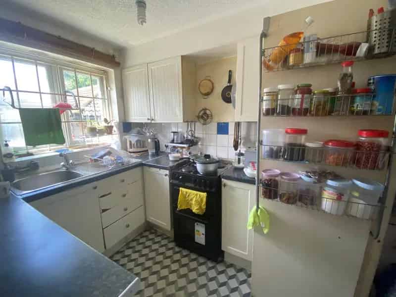 2 Bedroom Flat House to Rent