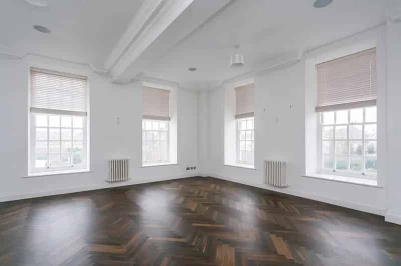 3 Bedroom Flat for Sale in Roehampton House